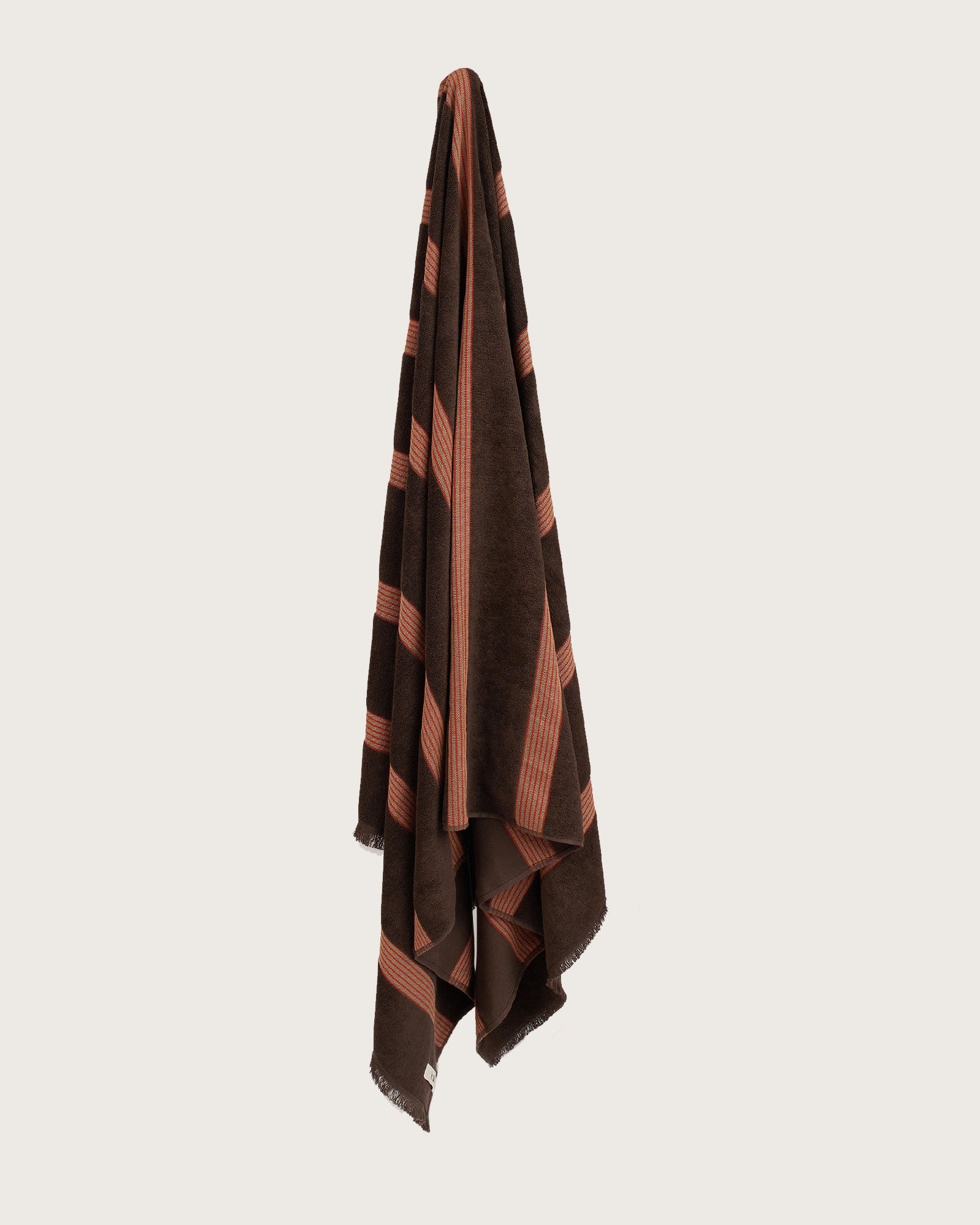 KØBN BEACH AND BATH TOWEL │ UMBER