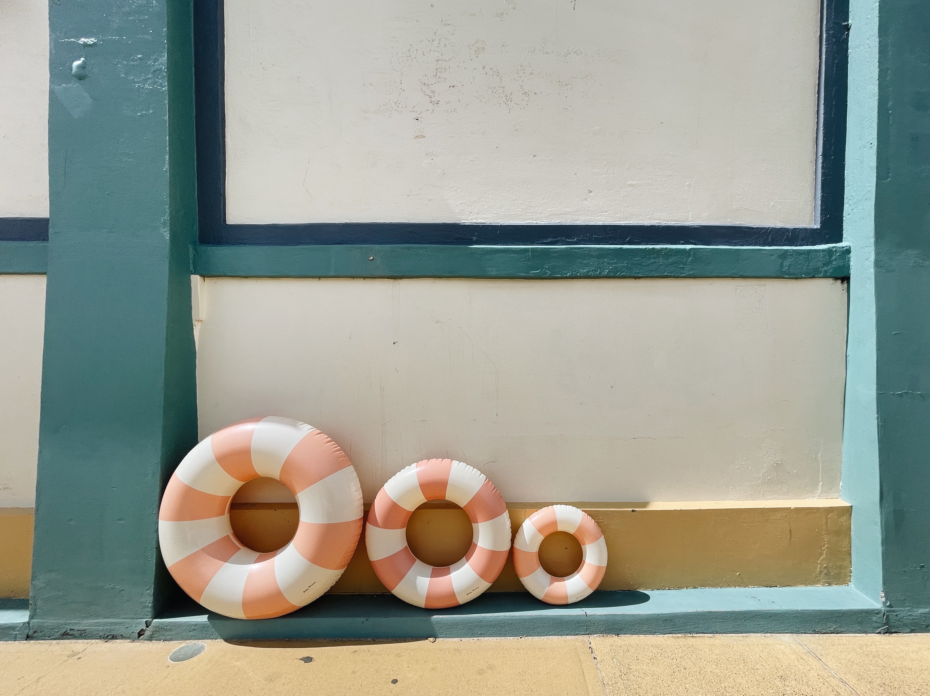 Peach Pool Float CLASSIC FLOAT │ PEACH DAISY – Petites Pommes Classic Floats